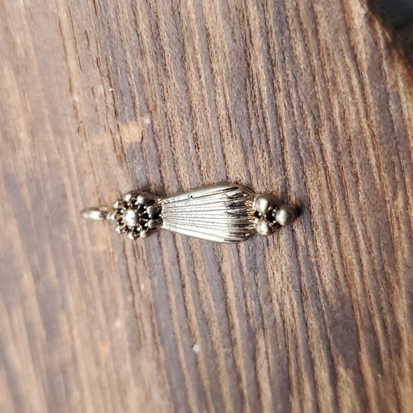 P113 edwardian sconce charm - Picture 1 of 2